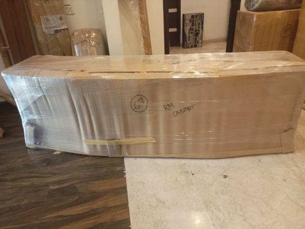 Long table-top wrapped – packers and movers in Lucknow